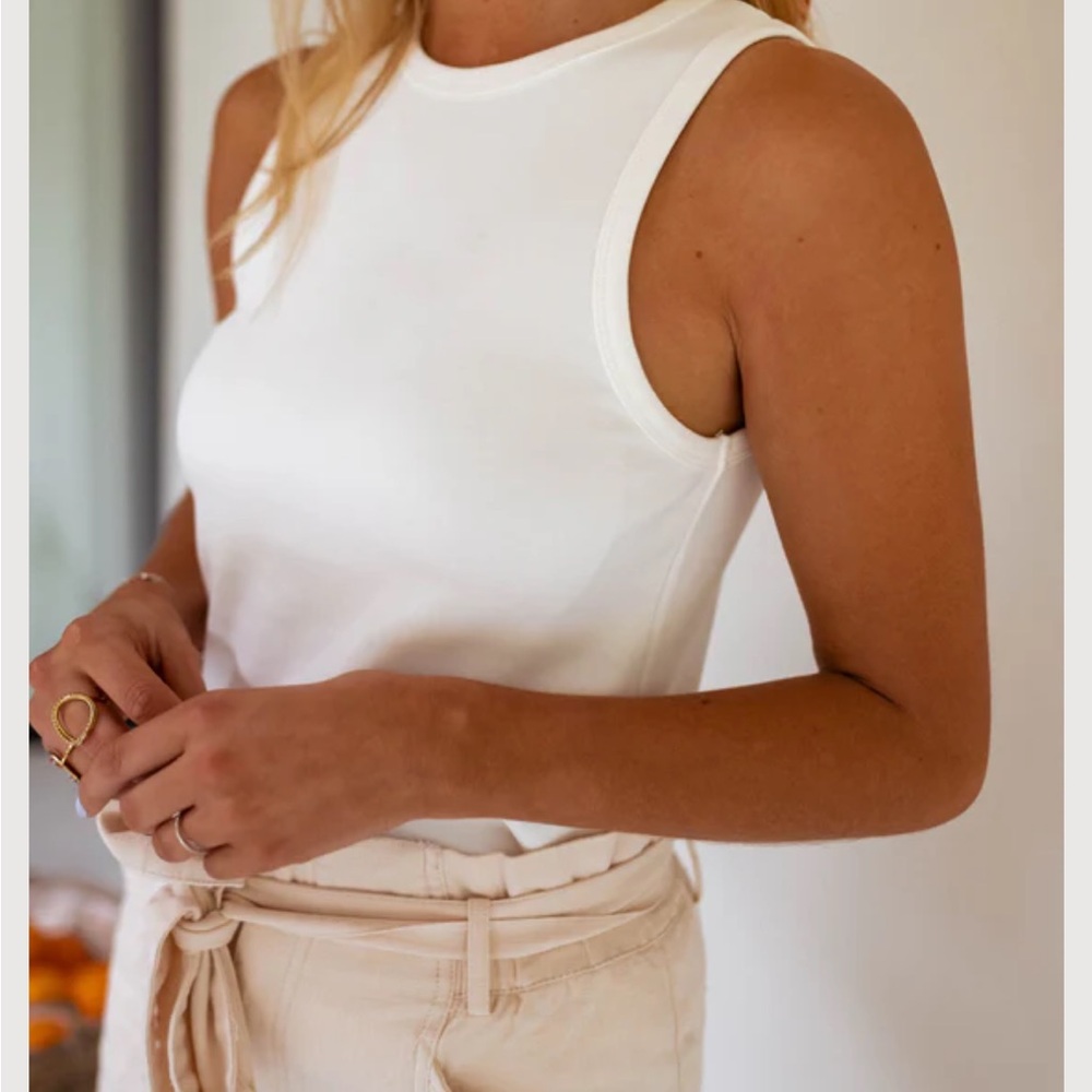 Easy Clothes White Tank